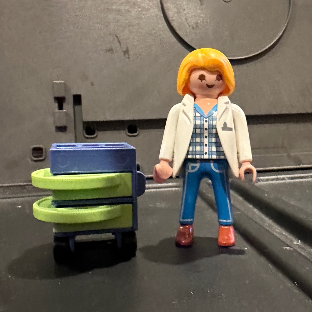 Vintage Playmobil Geobra doctor figure and accessories - Picture 12 of 13